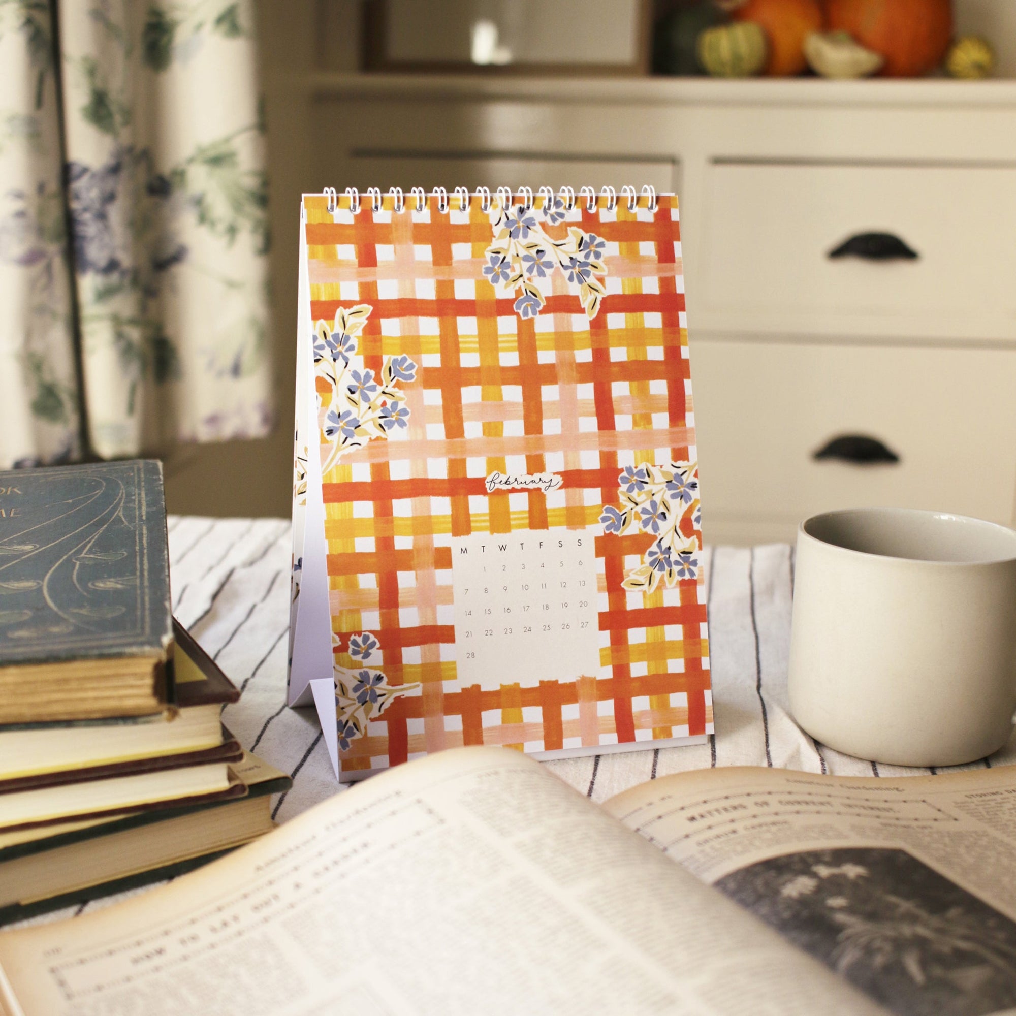 Illustrated Floral Desk Calendar
